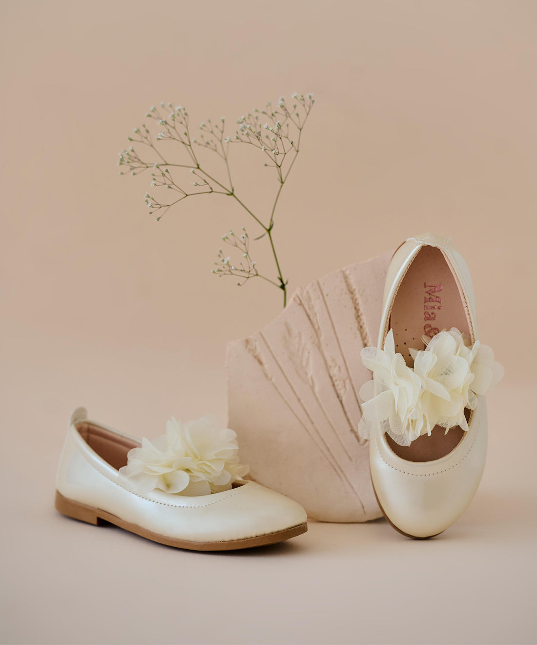 Beige Shoes With Flowers